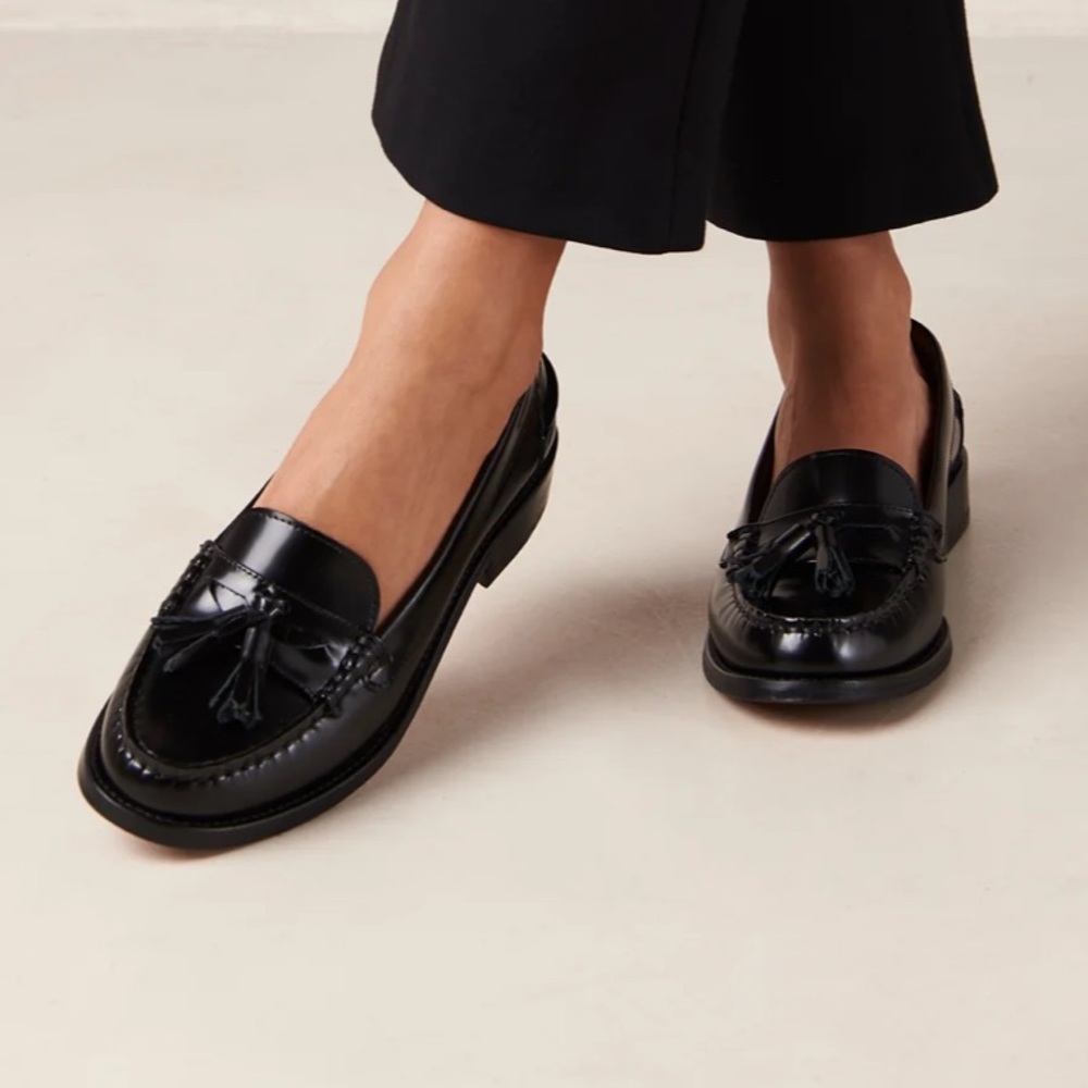 NEW ALOHAS TERRANE BLACK LEATHER LOAFERS
